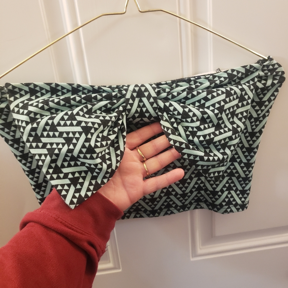 Super cute tube top with bow